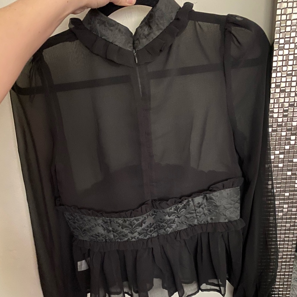 Top - Picture 2 of 4